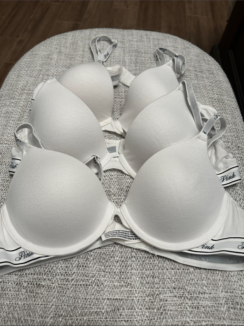 PINK Victoria's Secret White Molded T-Shirt Bra Duo